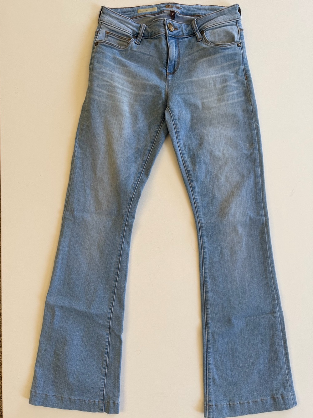 Kut From Kloth Chrissy Flare Jeans Size 2 Light Wash 32 Inseam